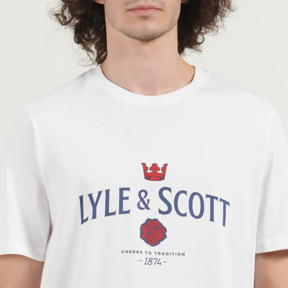 Lyle & Scott Мужская футболка Cheers To Tradition Graphic