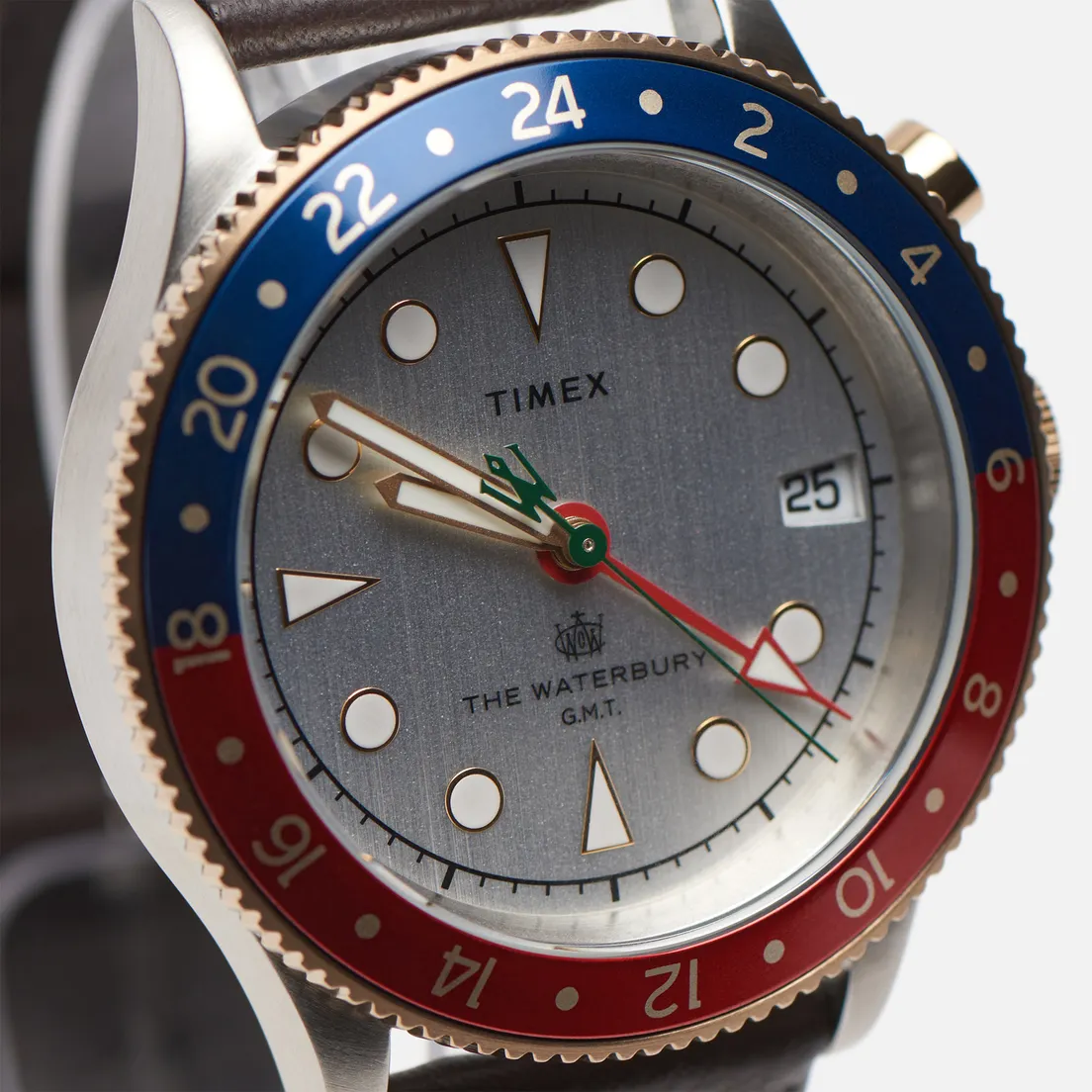 Timex Наручные часы Waterbury Traditional GMT Leather