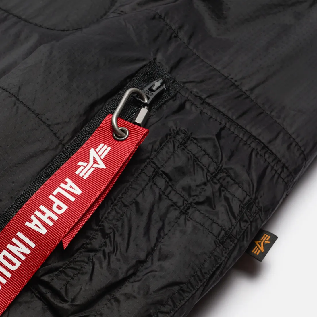 Alpha Industries Мужская куртка бомбер L-2B Quilted Flight