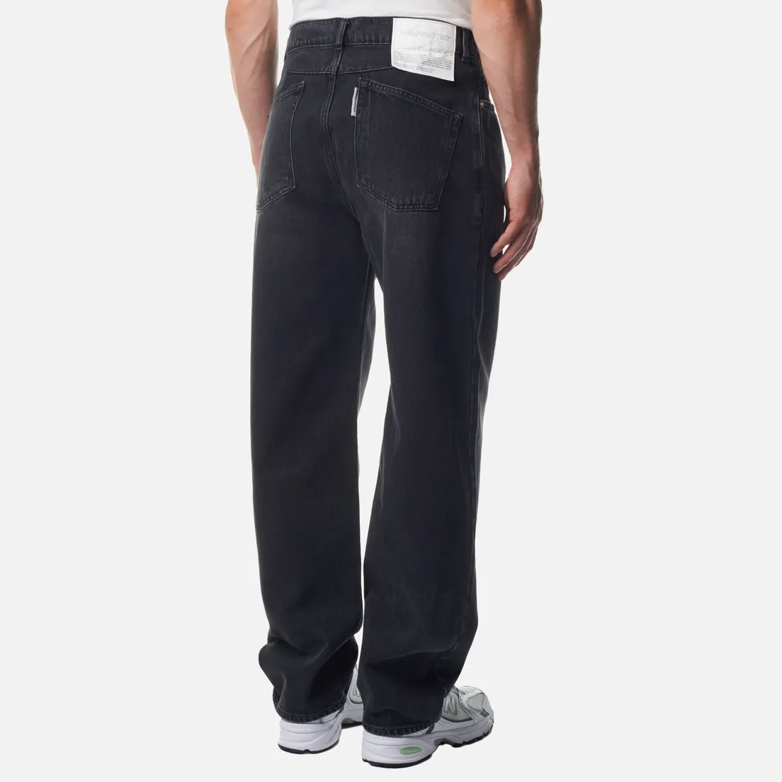 UNAFFECTED Мужские джинсы One Tuck Wide Denim SS24