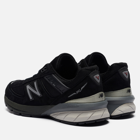 Женские кроссовки New Balance 990v5 Black/Silver