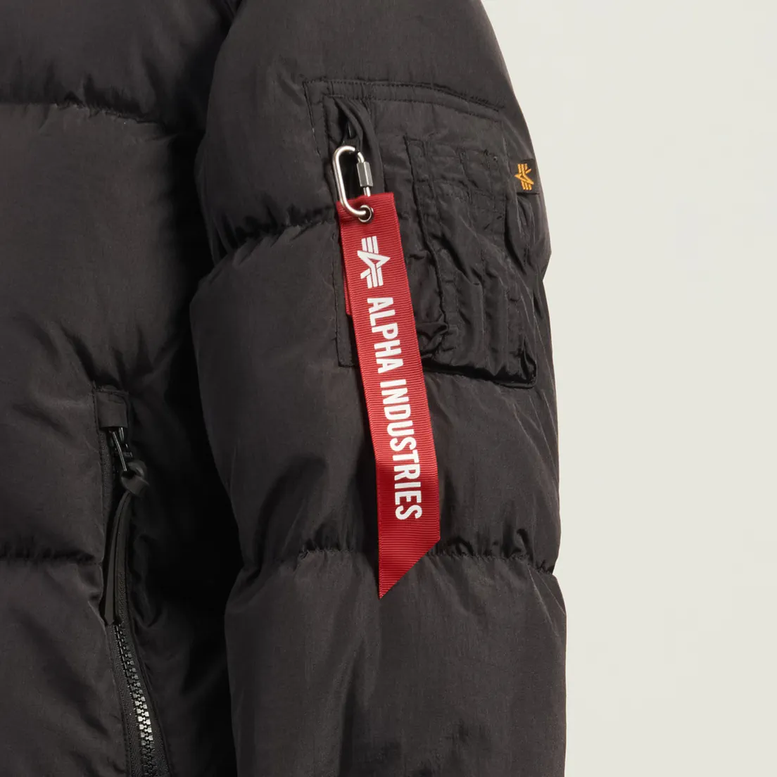 Alpha Industries Женский пуховик Sierra Short Relaxed Fit