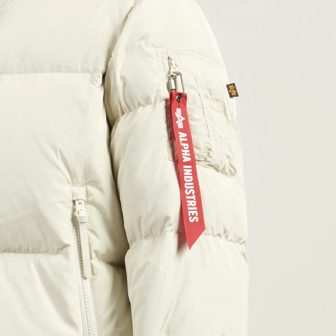 Alpha Industries Женский пуховик Sierra Short Relaxed Fit