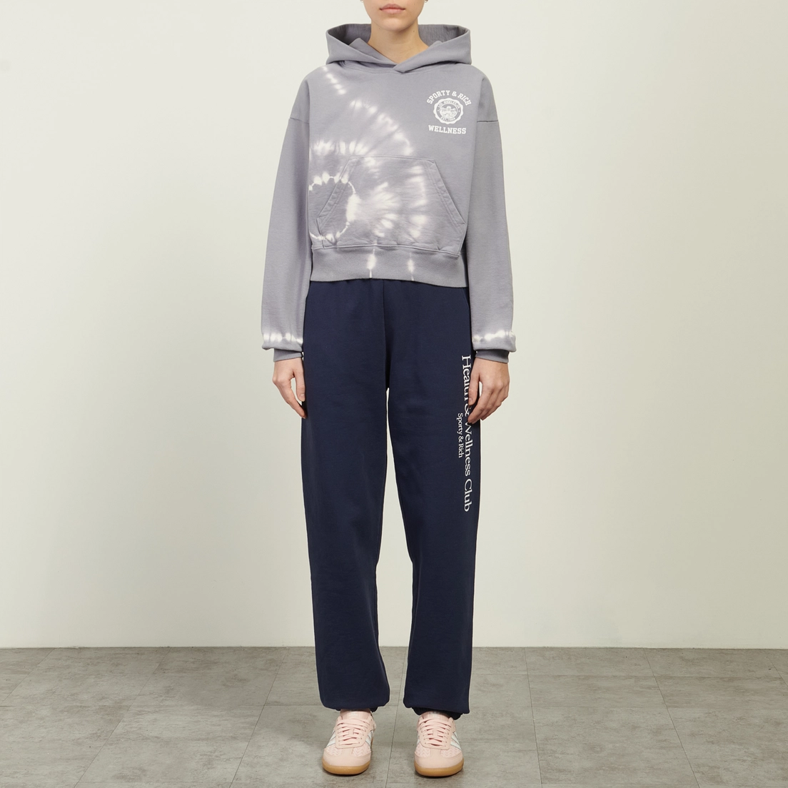 Sporty & Rich Женская толстовка Emblem Cropped Hoodie