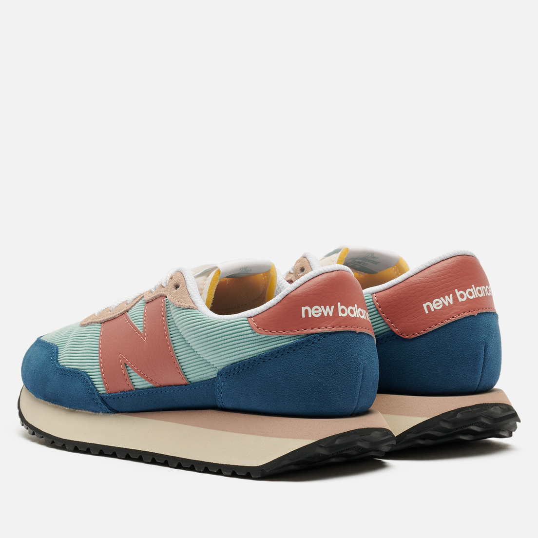 New Balance Женские кроссовки 237 Winter Athletics