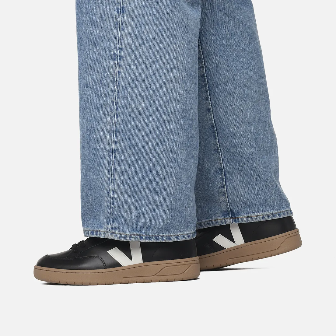 VEJA Мужские кроссовки V-12 Leather