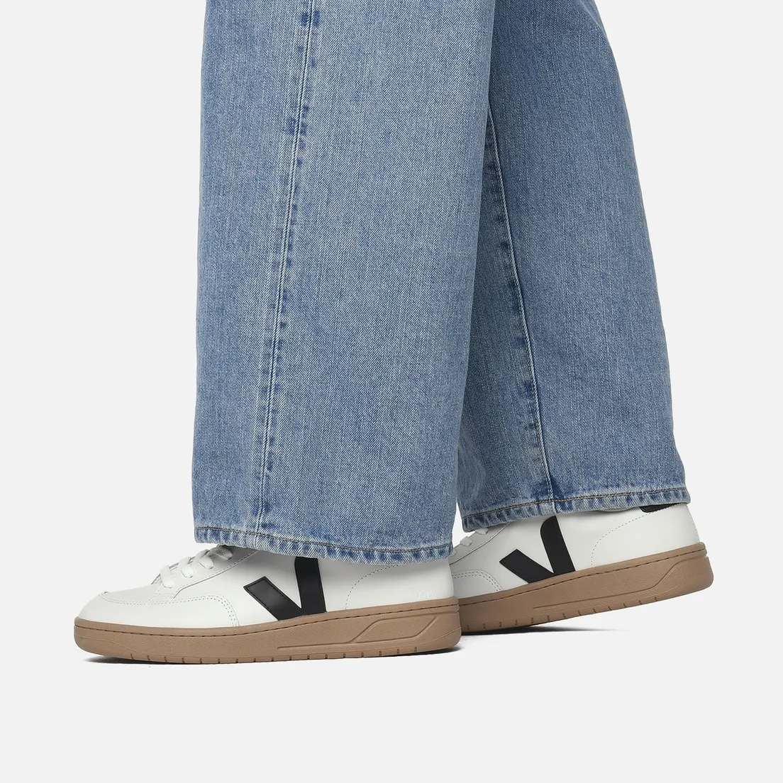 VEJA Мужские кроссовки V-12 Leather