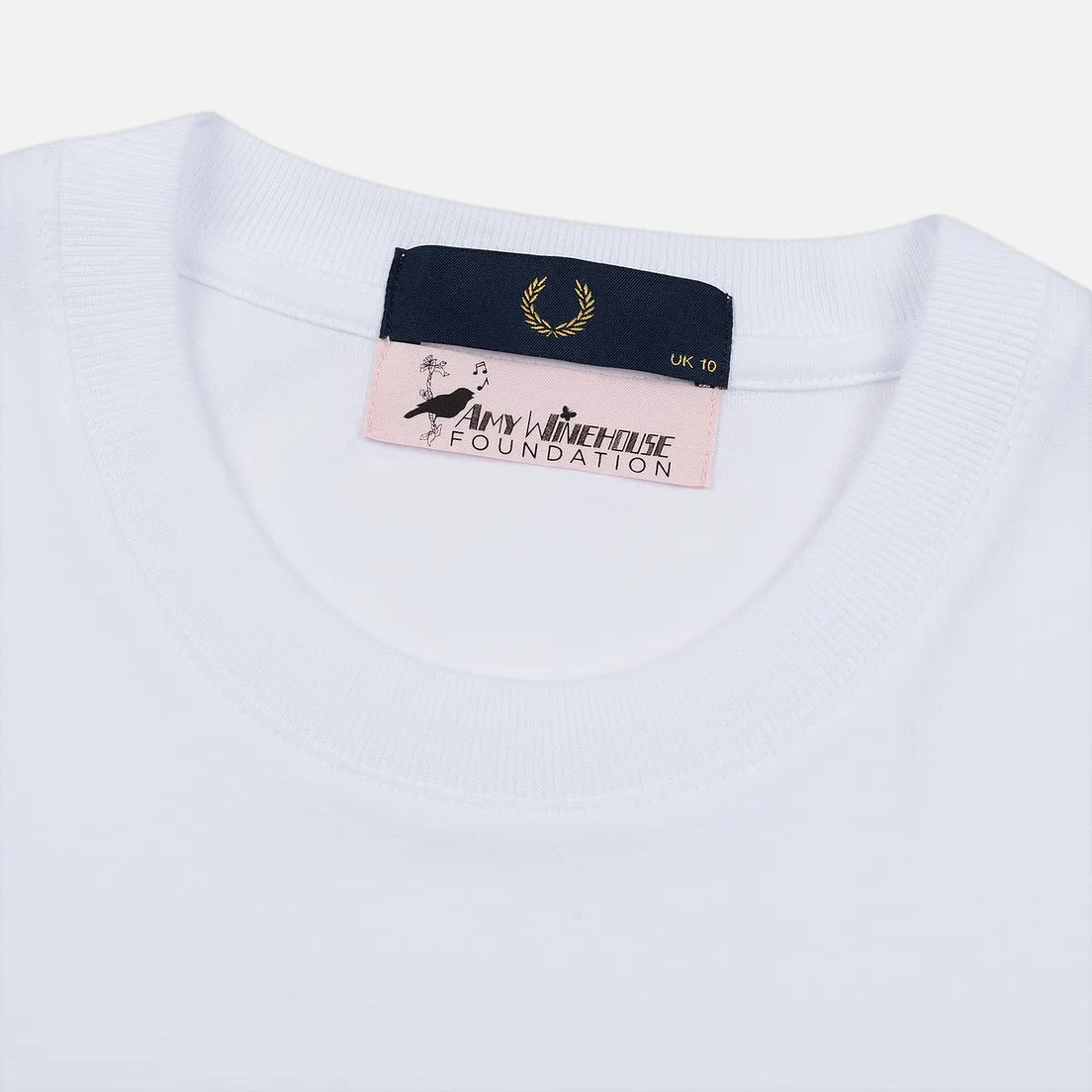 Fred Perry Женская футболка x Amy Winehouse Heart Detail