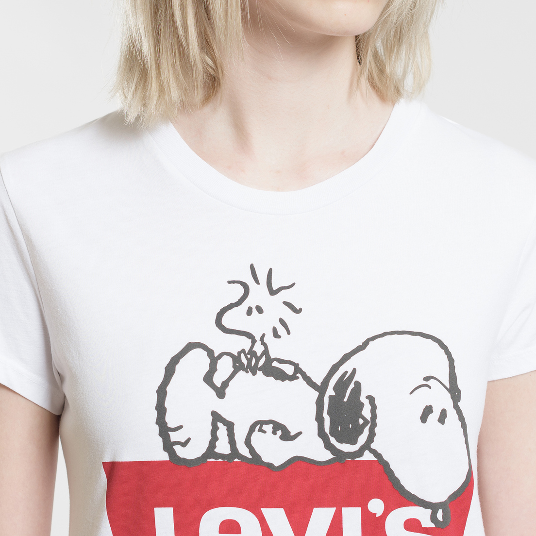 Levi's Женская футболка x Peanuts The Perfect Graphic Snoopy 2