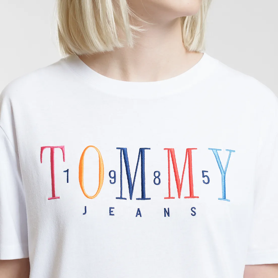 Tommy Jeans Женская футболка 1985 Embroidery
