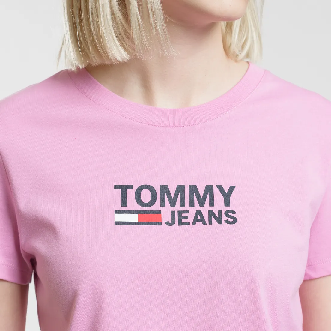 Tommy Jeans Женская футболка Corp Logo
