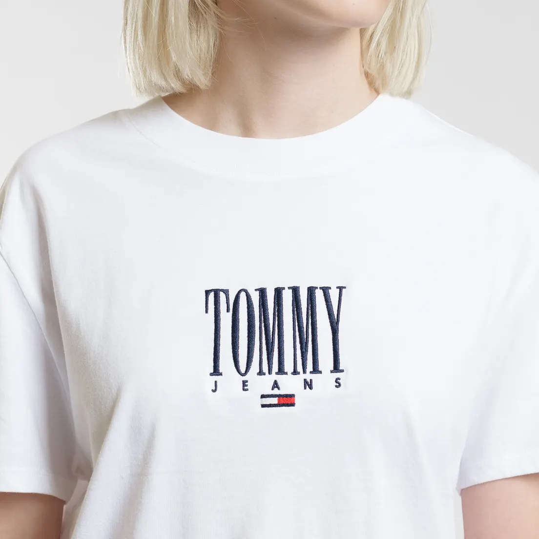 Tommy Jeans Женская футболка Embroidery Graphic