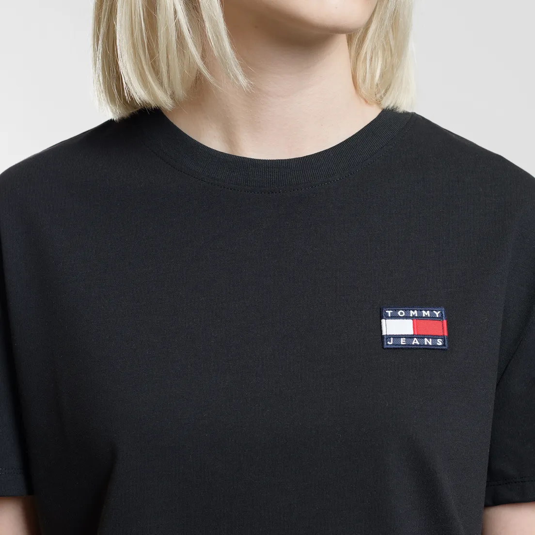 Tommy Jeans Женская футболка Tommy Badge
