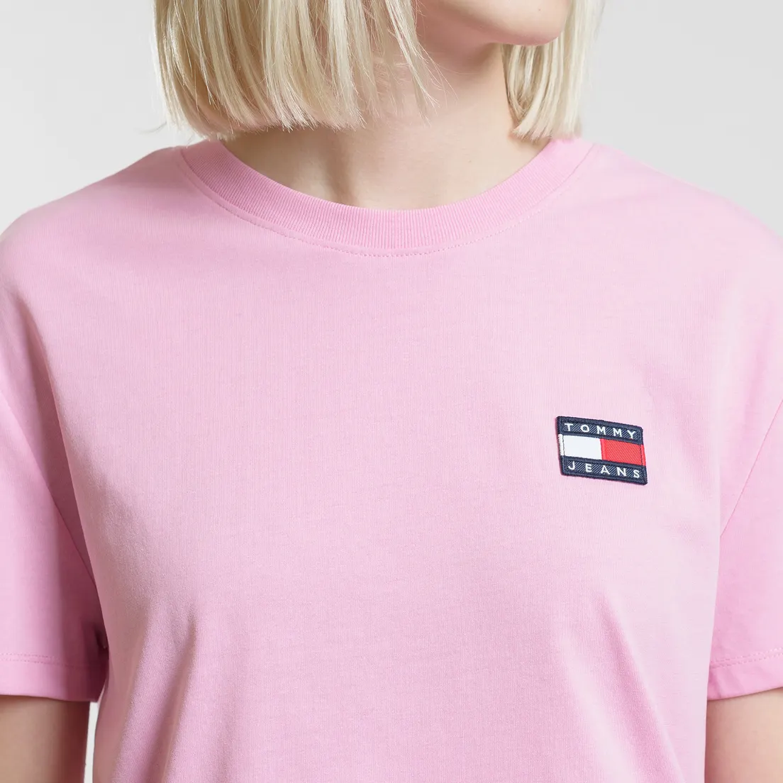 Tommy Jeans Женская футболка Tommy Badge