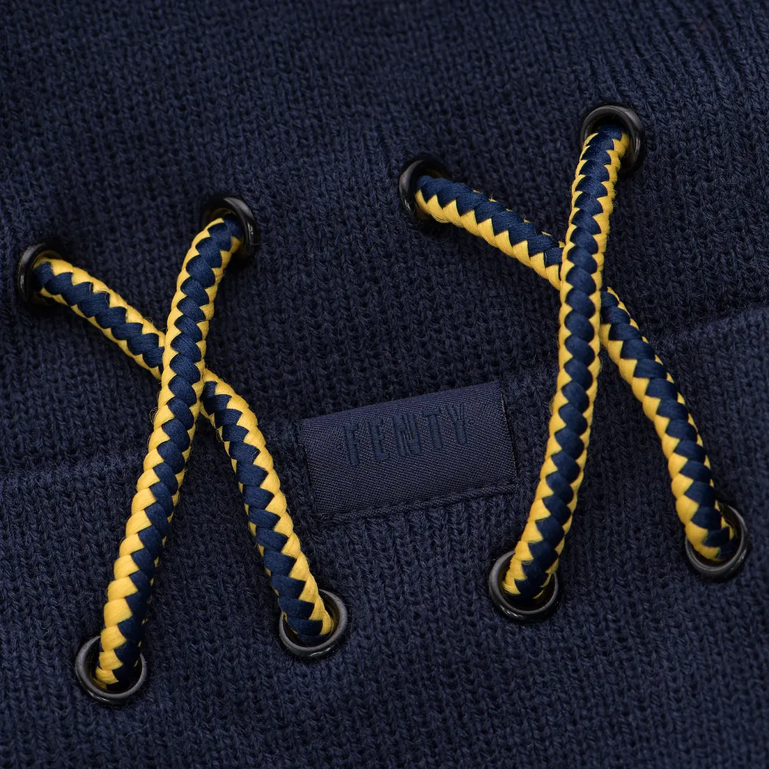 Puma Женская шапка x Rihanna Fenty Laced Beanie