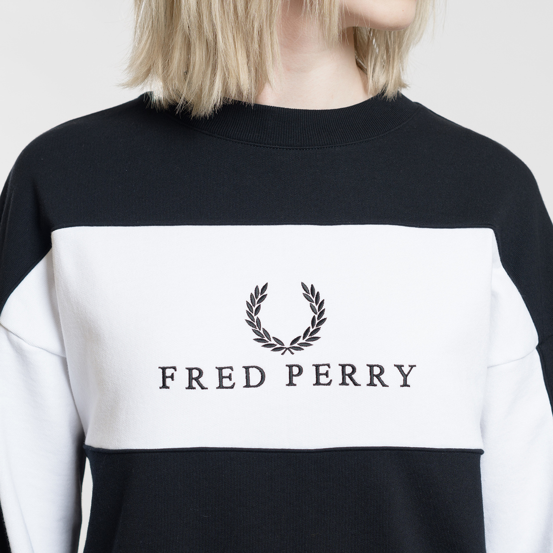 Fred Perry Женская толстовка Embroidered Panel