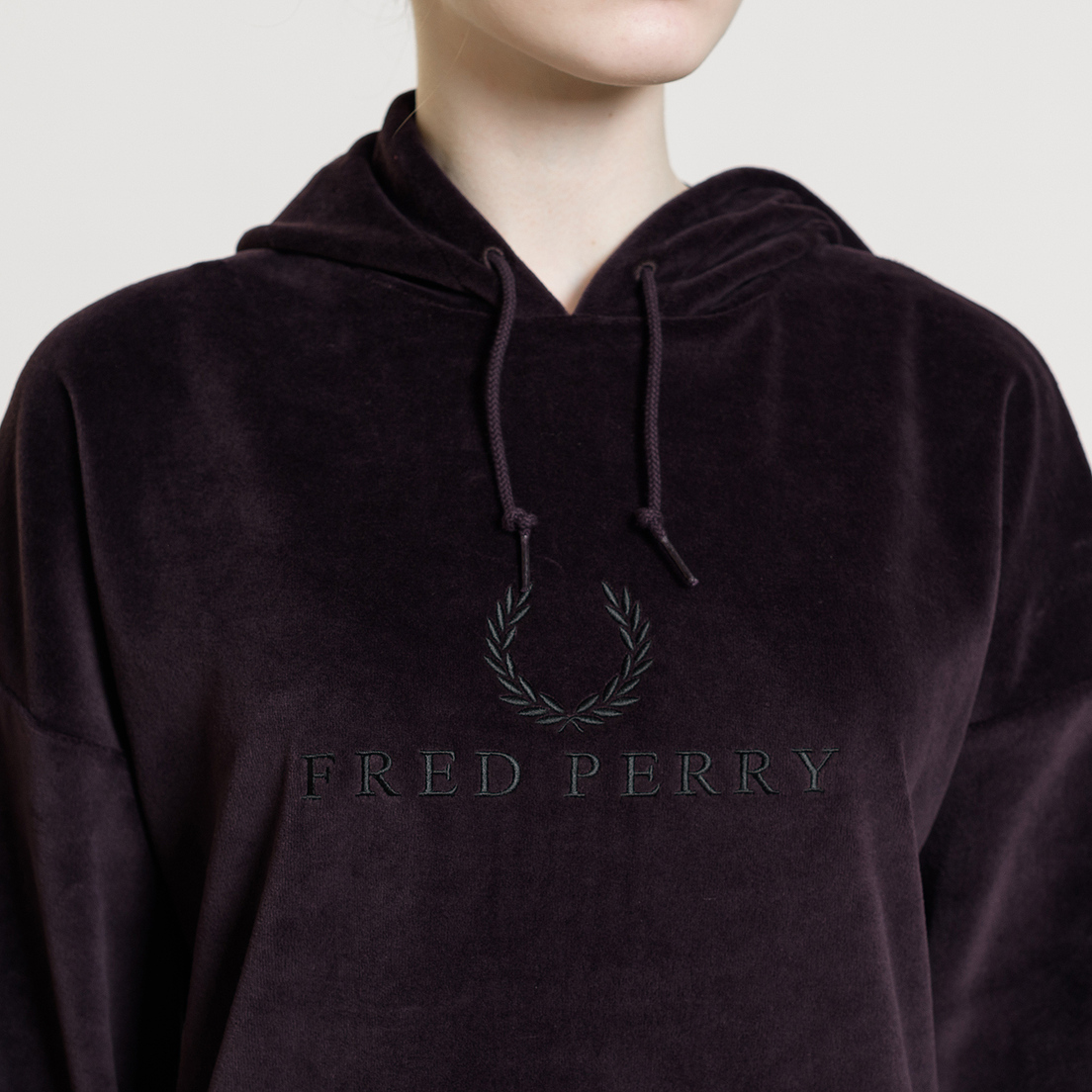 Fred Perry Женская толстовка Oversized Velour Hoodie