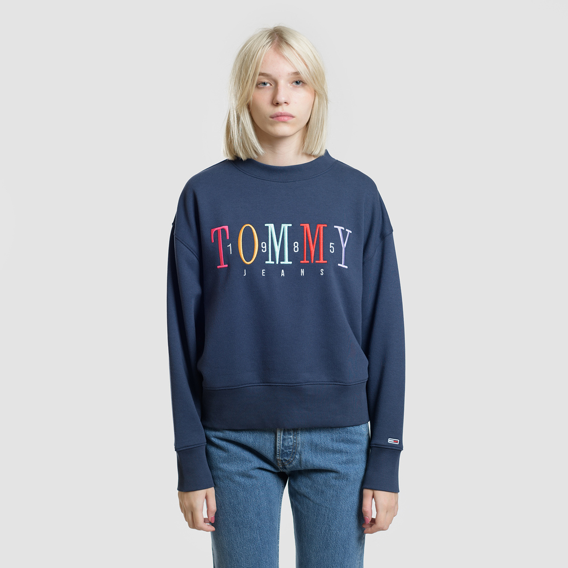 Tommy Jeans Женская толстовка Multicolor Embroidery Crew 1985