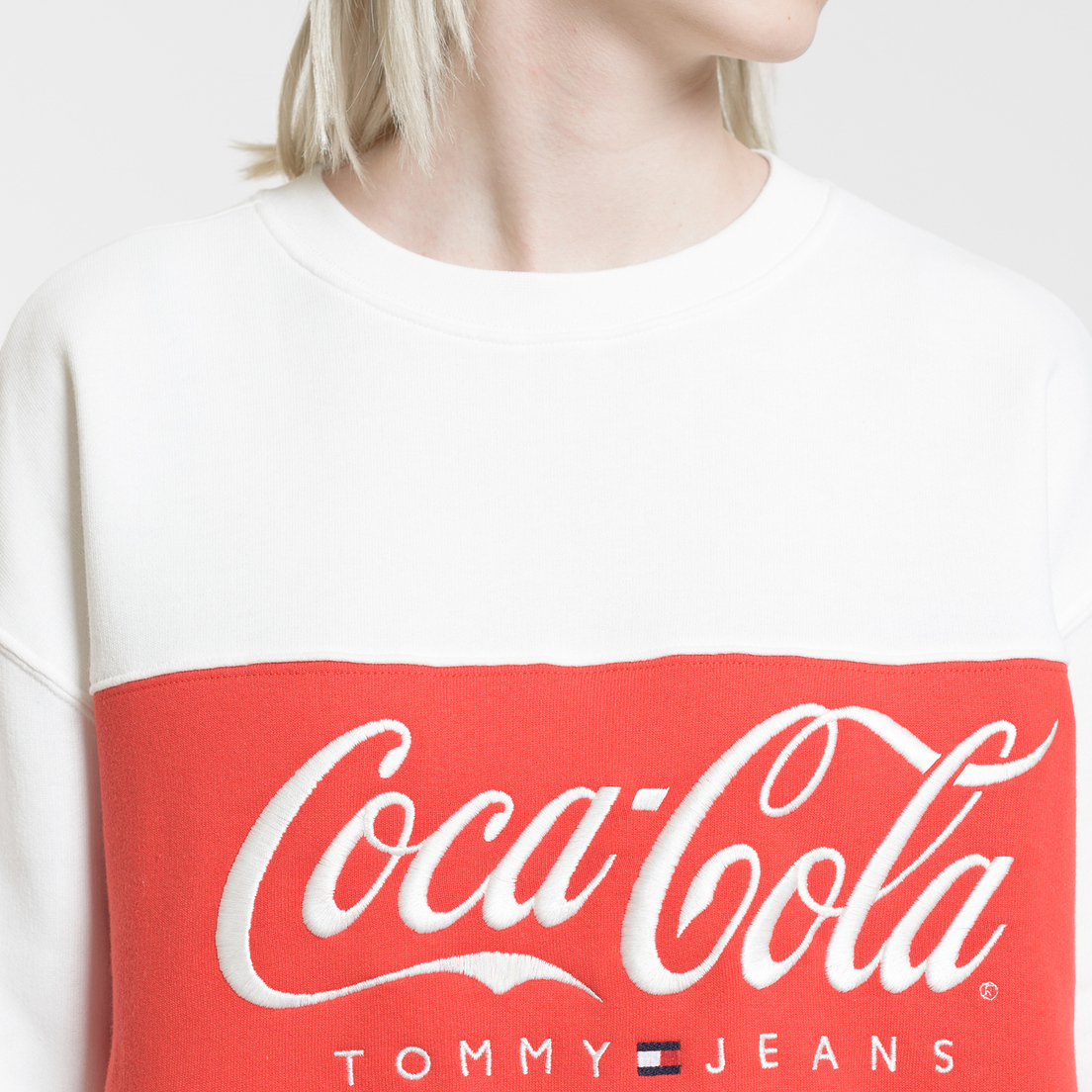 Tommy Jeans Женская толстовка x Coca-Cola Logo Crew