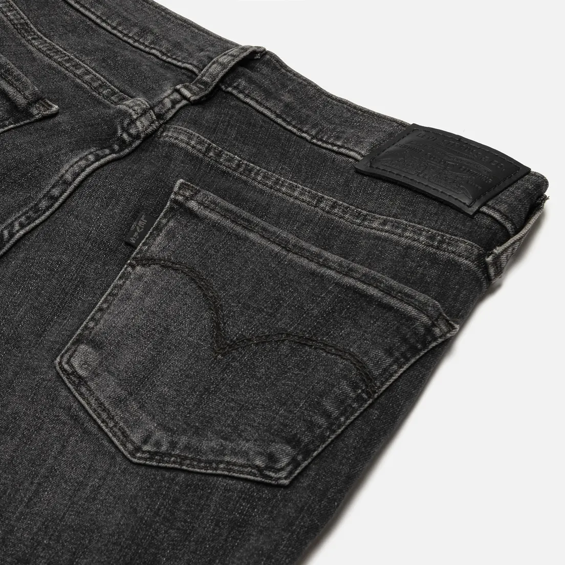 Levi's Женские джинсы 724 High Rise Straight