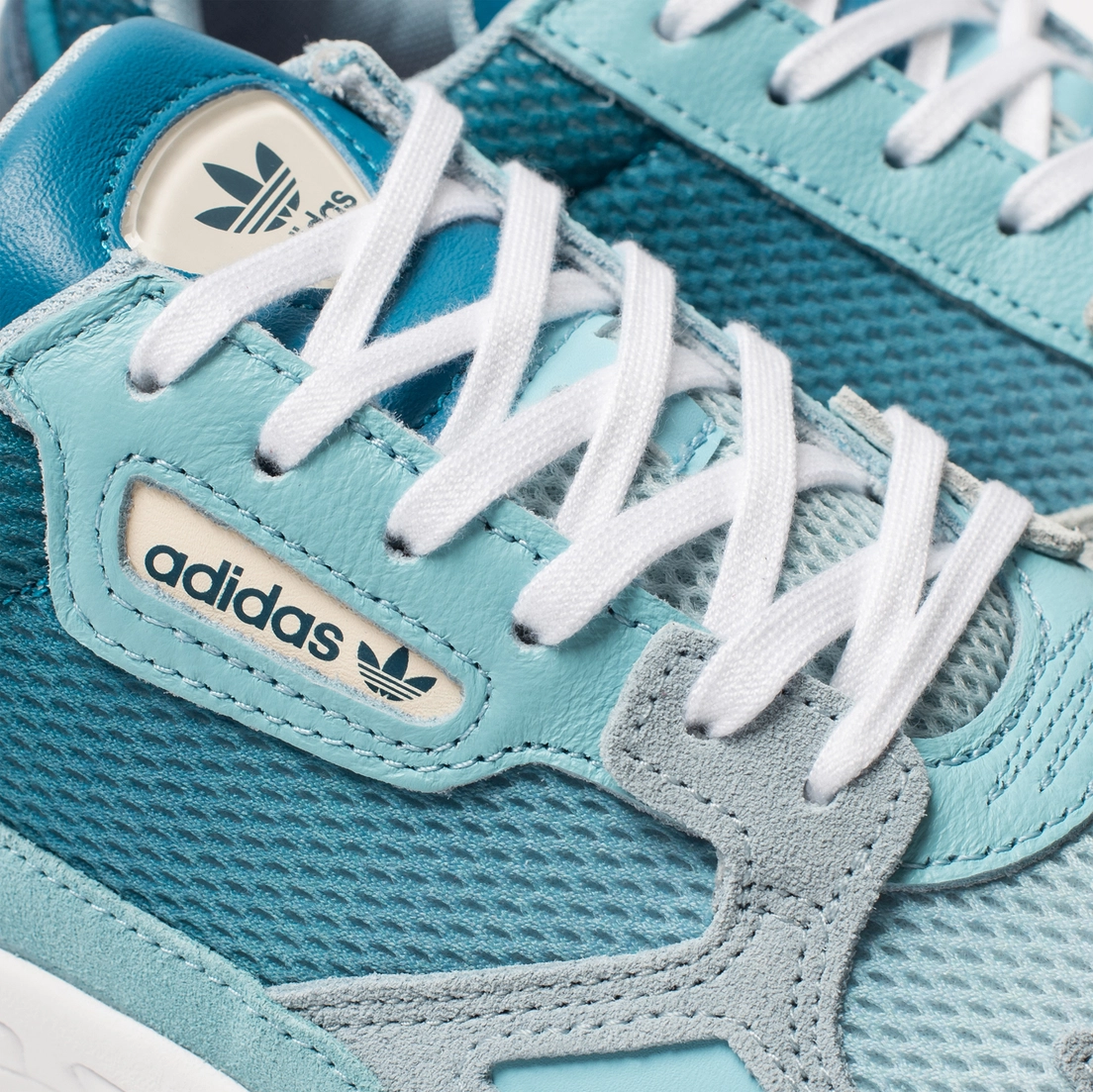 adidas Originals Женские кроссовки Falcon