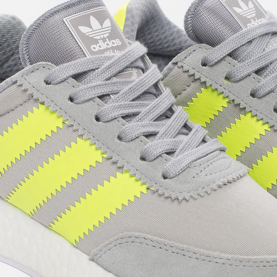 adidas Originals Женские кроссовки Iniki Runner Boost