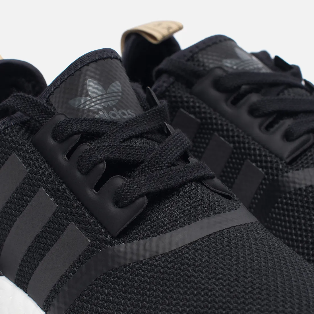 adidas Originals Женские кроссовки NMD R1 Core
