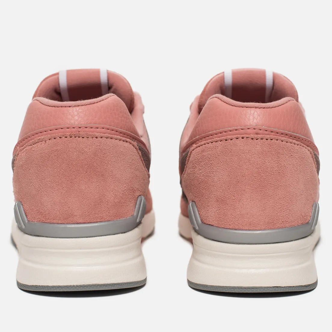New Balance Женские кроссовки WL697CM Leather