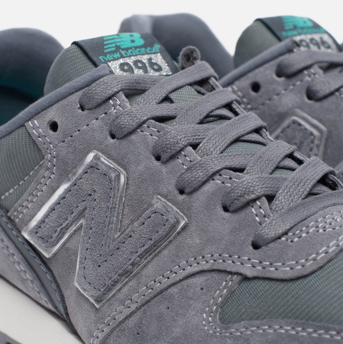 New Balance Женские кроссовки WR996EB