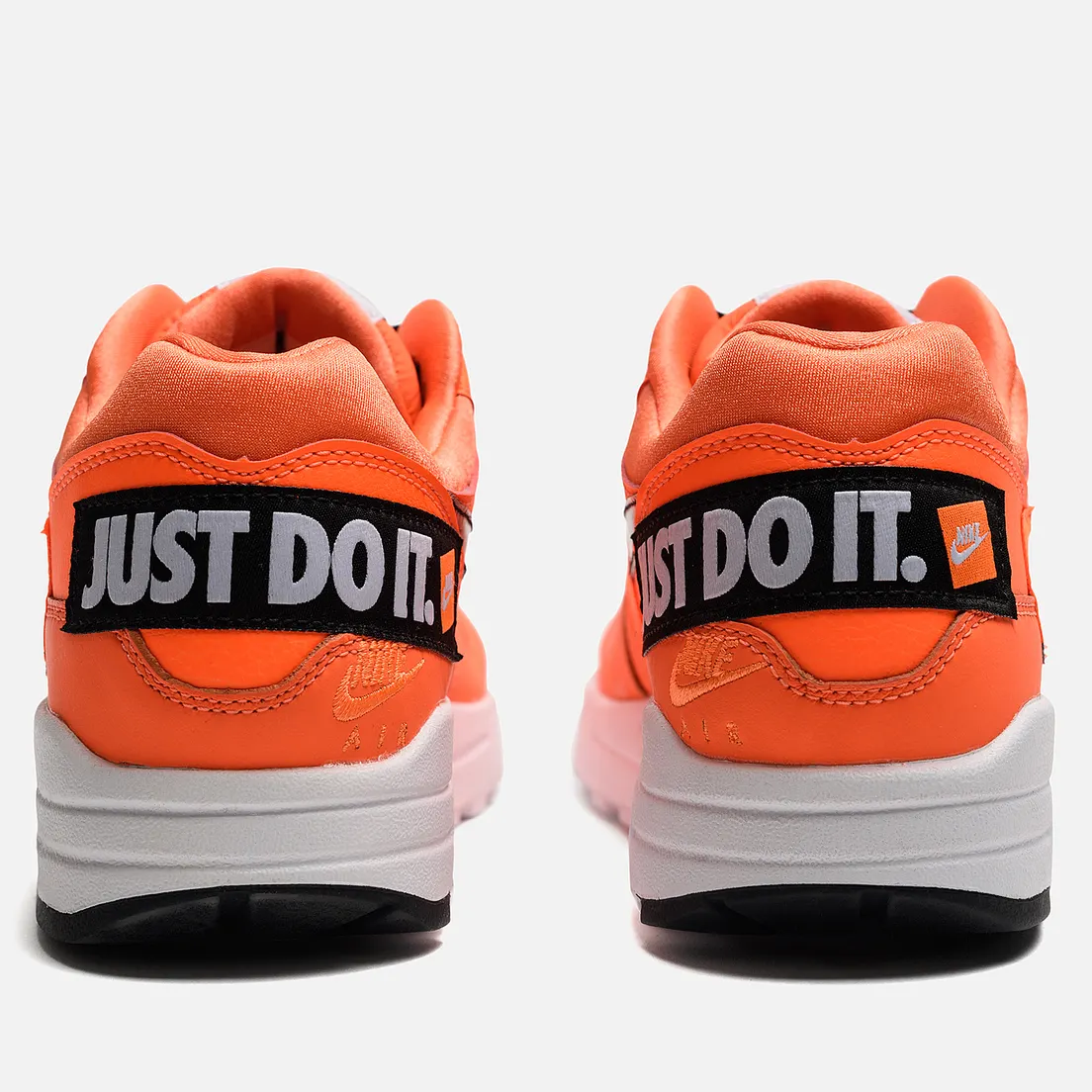 Nike Женские кроссовки Air Max 1 Lux Just Do It