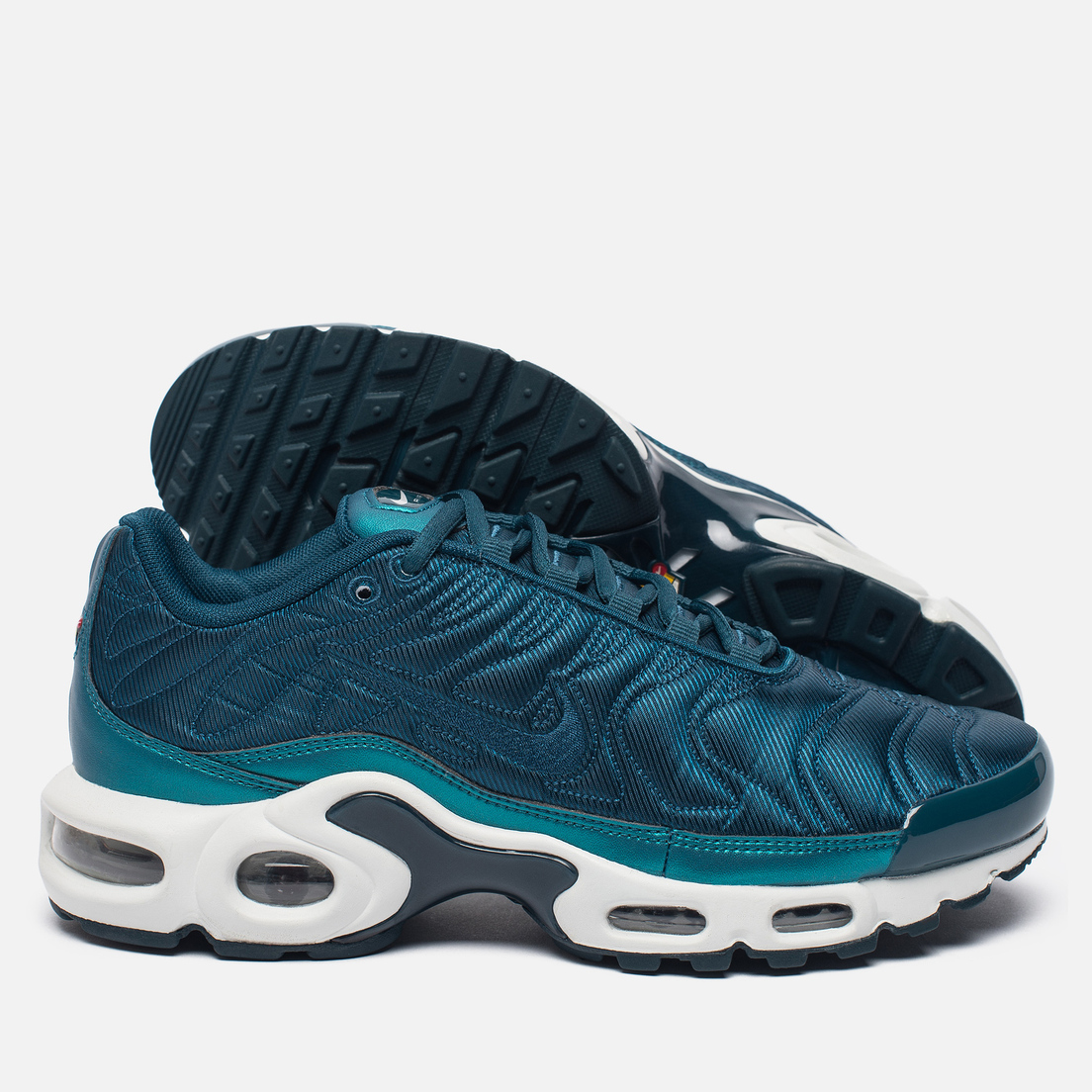 turquoise air max plus