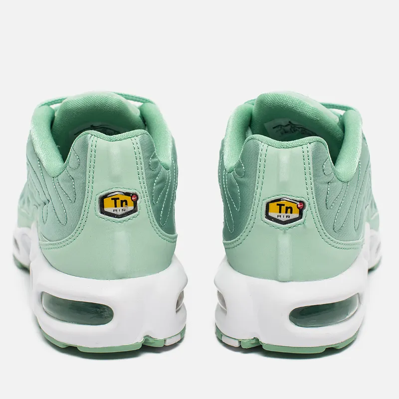 Nike Женские кроссовки Air Max Plus SE NT Satin Pack