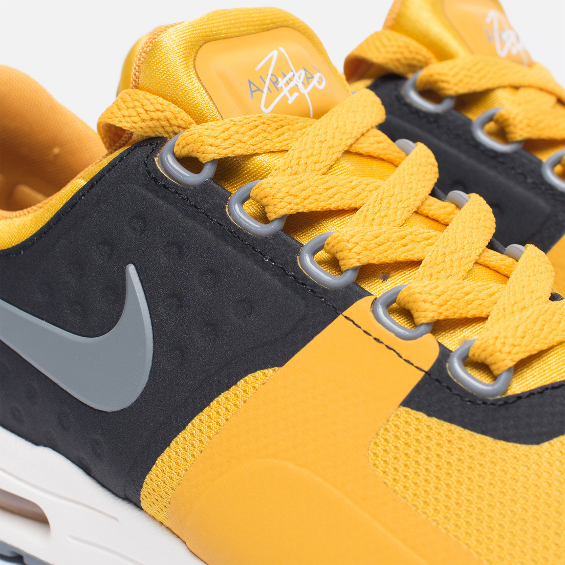 Nike air max zero gold womens hotsell