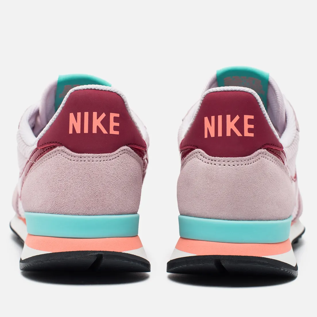 Nike Женские кроссовки Internationalist