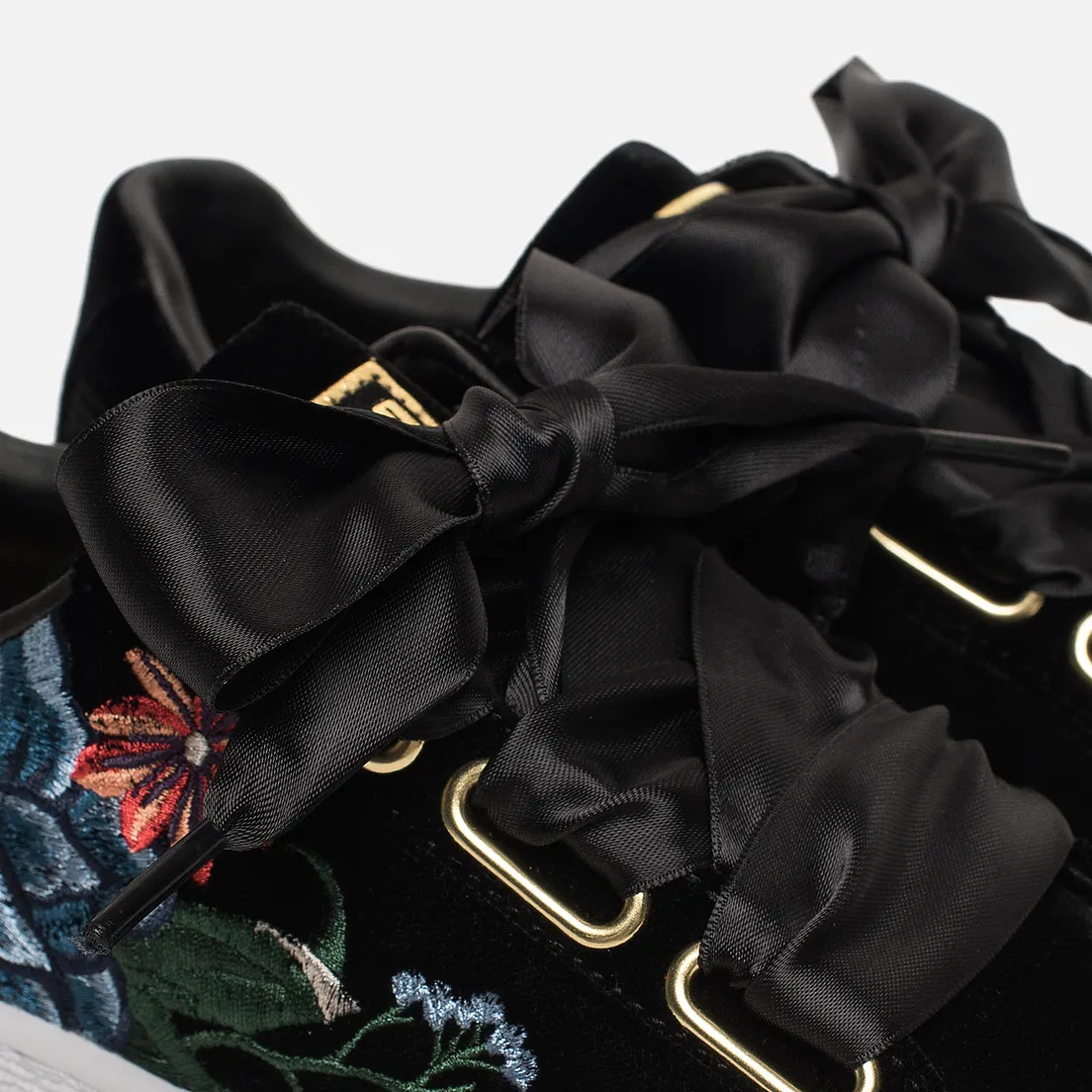 Puma Женские кроссовки Basket Heart Hyper Embroidery