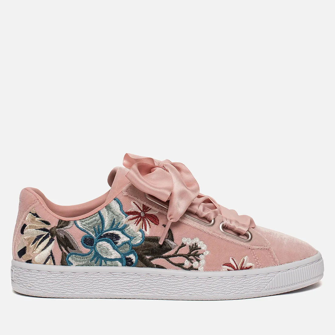 Puma Женские кроссовки Basket Heart Hyper Embroidery