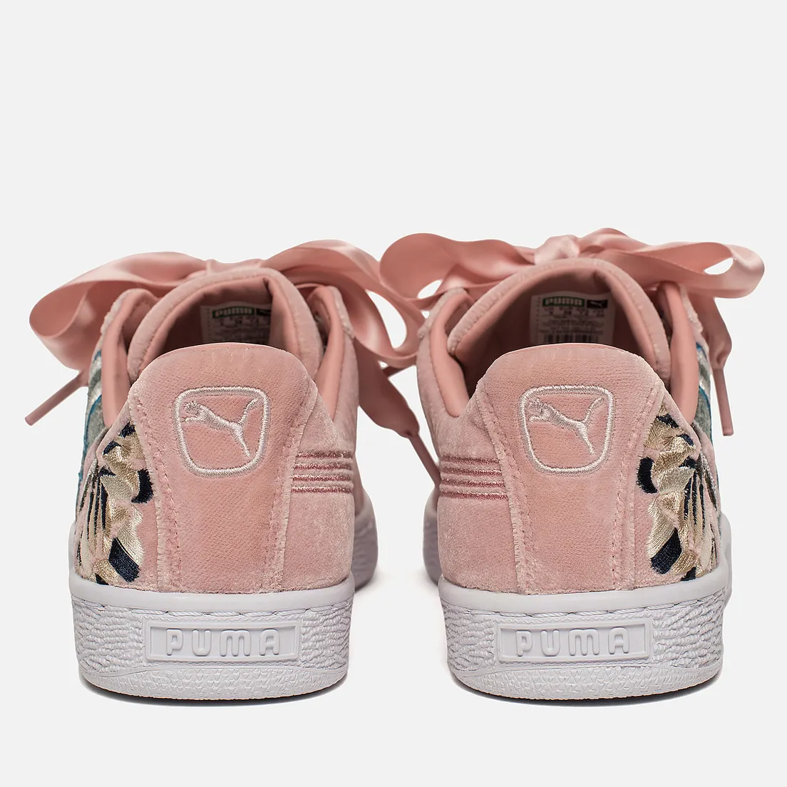 Puma Женские кроссовки Basket Heart Hyper Embroidery