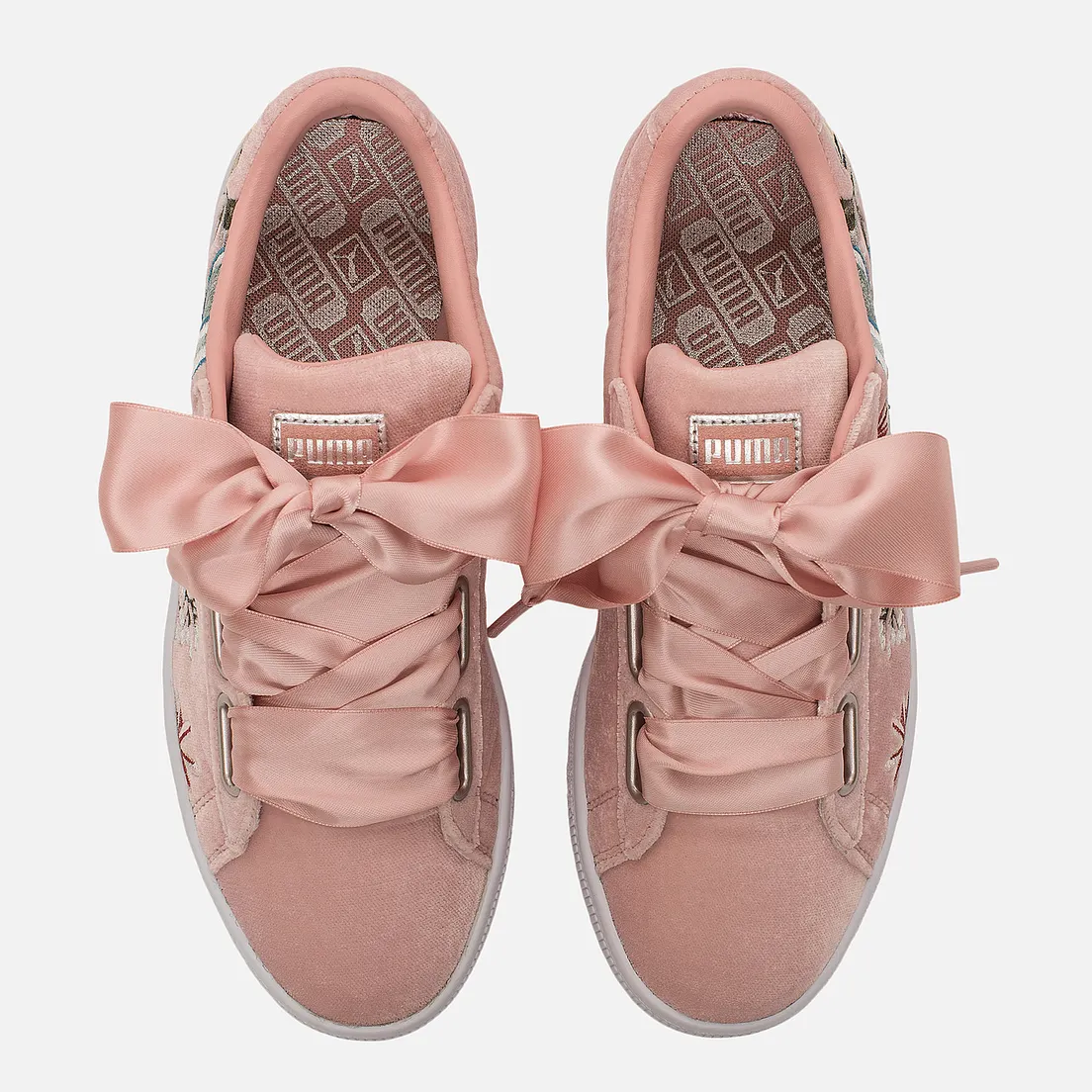 Puma Женские кроссовки Basket Heart Hyper Embroidery