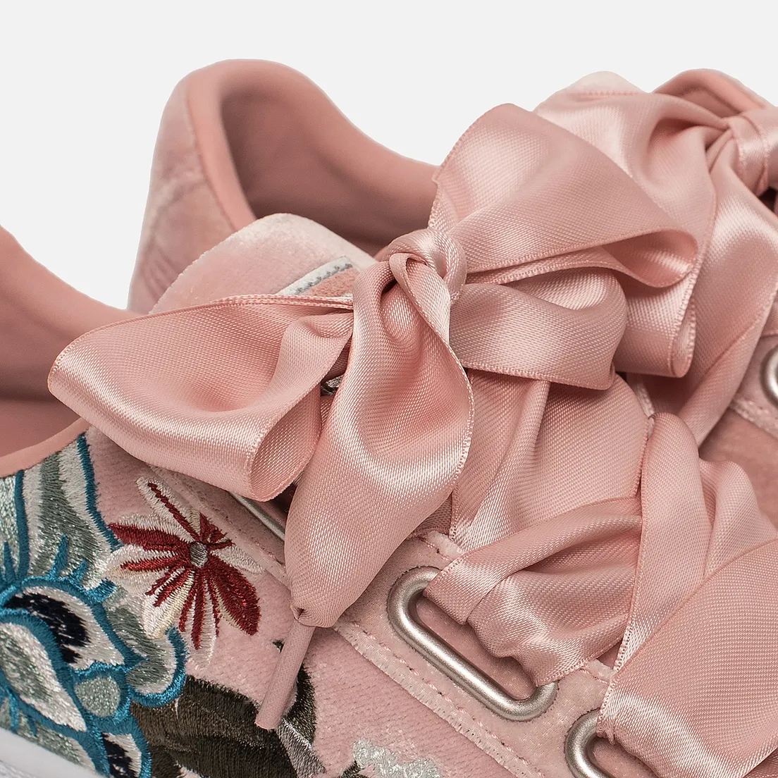 Puma Женские кроссовки Basket Heart Hyper Embroidery