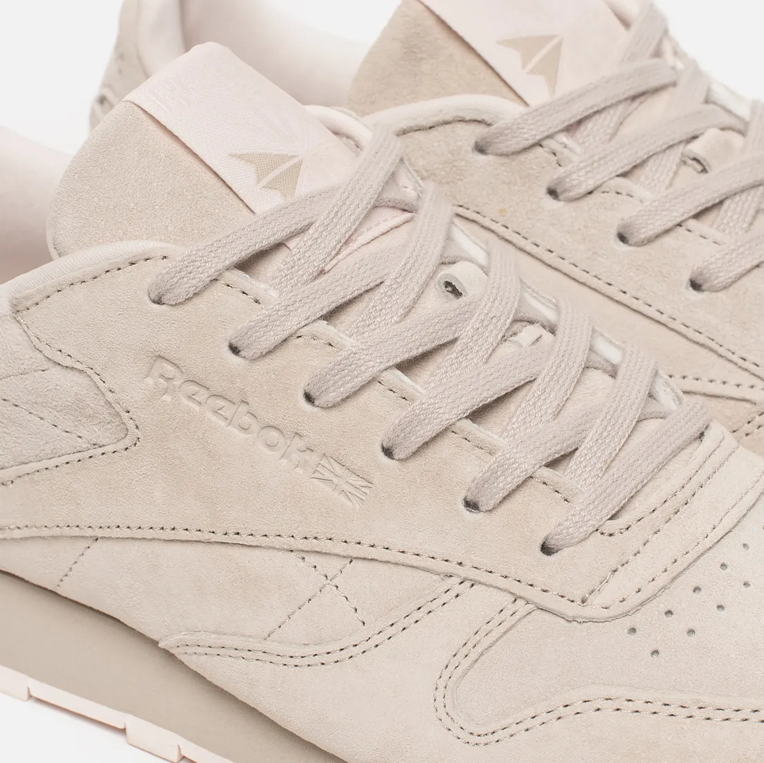 Reebok Женские кроссовки Classic Leather Tonal Nubuk