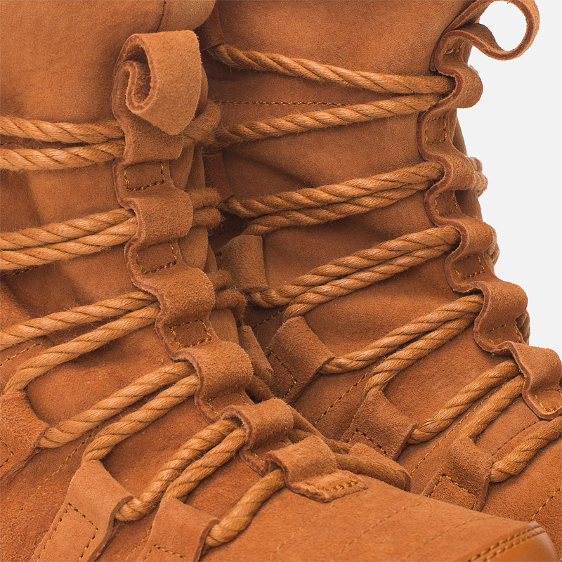Nike Женские зимние ботинки Roshe One Hi Suede