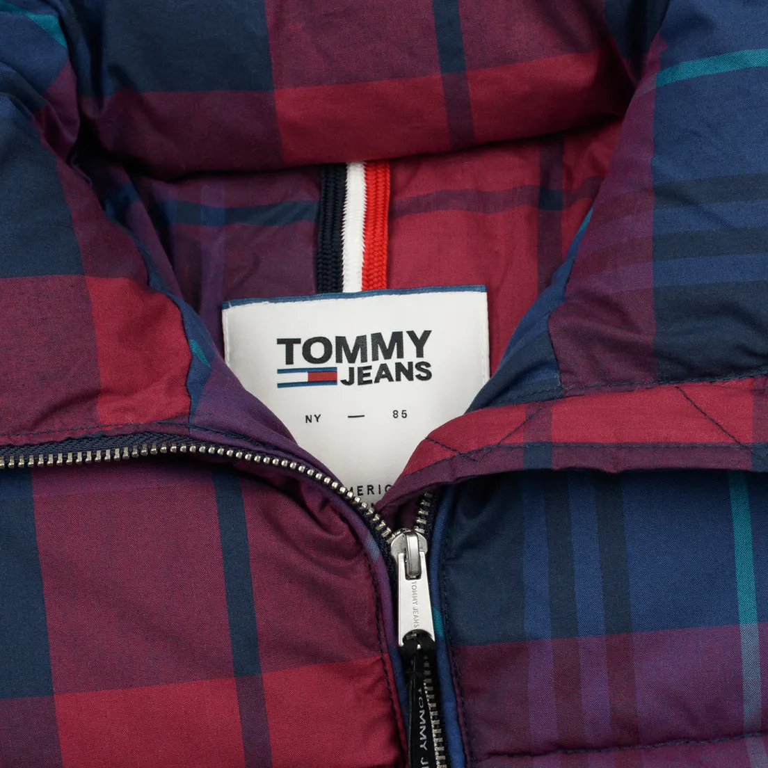 Tommy Jeans Женский пуховик Cotton Check Puffa