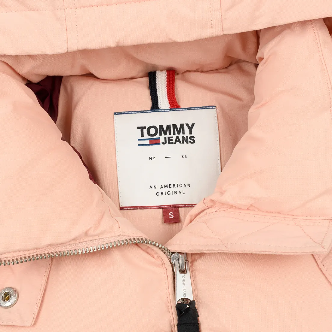 Tommy Jeans Женский пуховик Tommy Detail Puffa Hooded