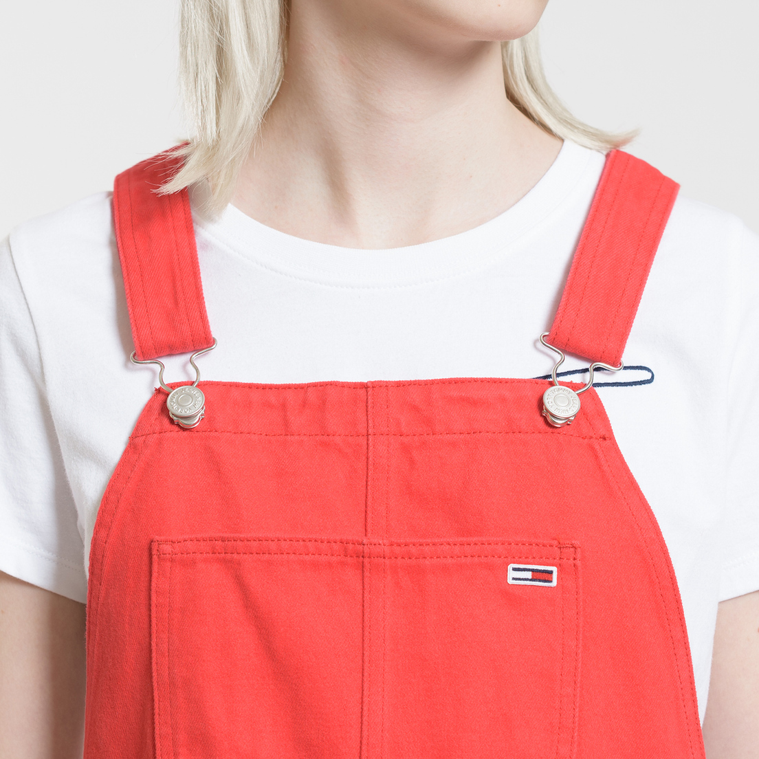 Tommy Jeans Женское платье Classic Dungaree Flame
