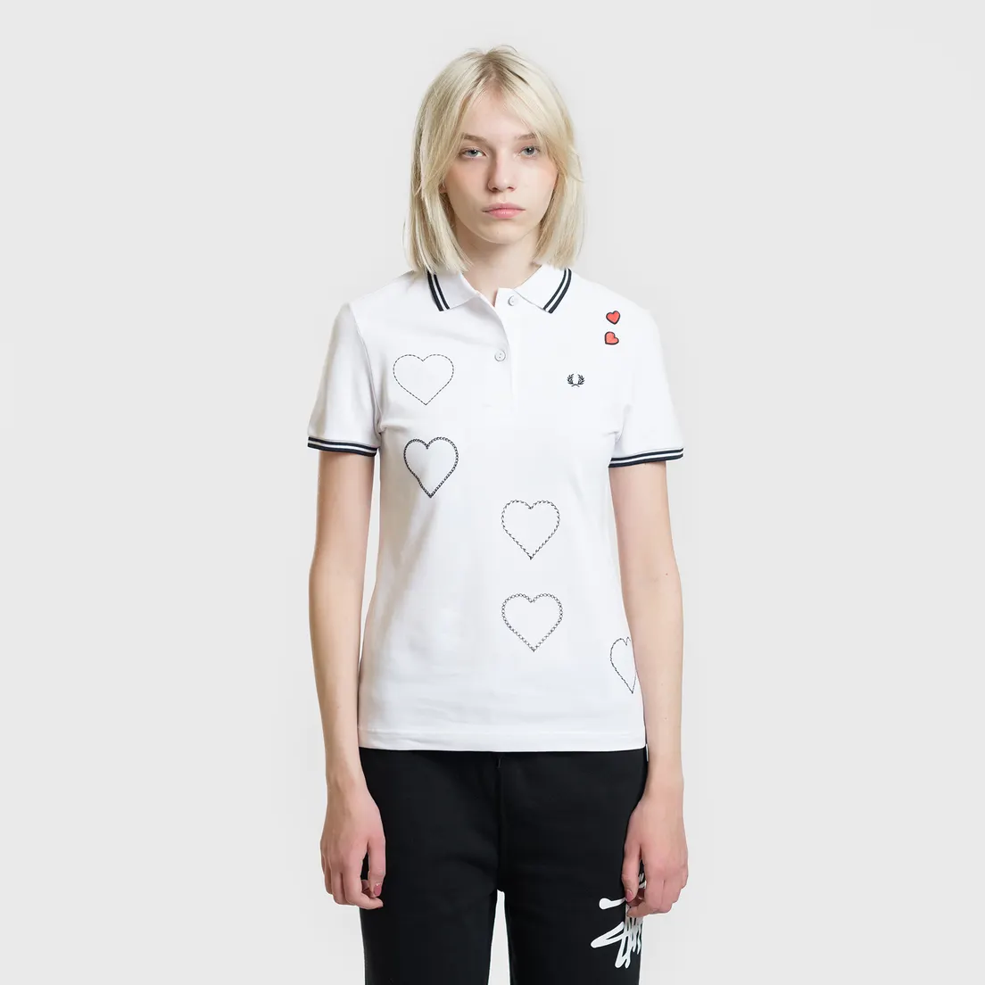 Fred Perry Женское поло x Amy Winehouse Embroidered Heart Pique