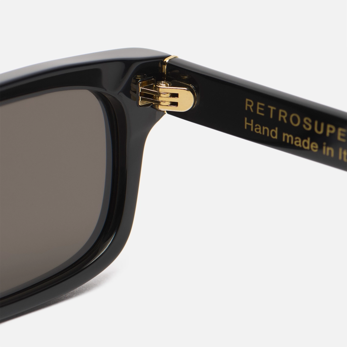 RETROSUPERFUTURE Солнцезащитные очки Gesto