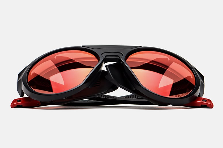 Oakley Clifden: для гор, морей и городов