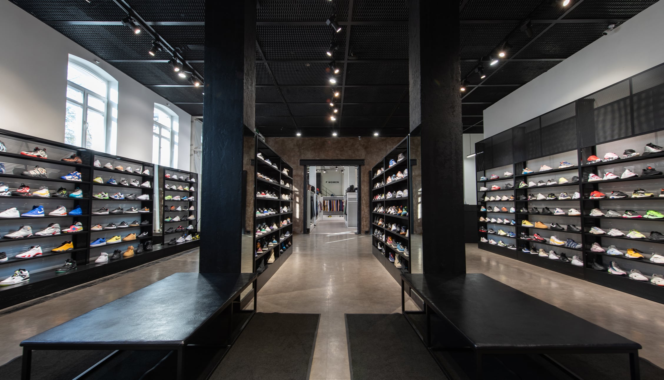 Брендшоп Sneaker store Брендшоп Sneaker store